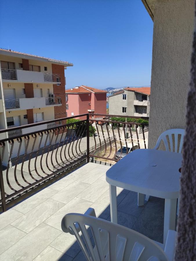 Apartments Villa Anna Подстрана Экстерьер фото